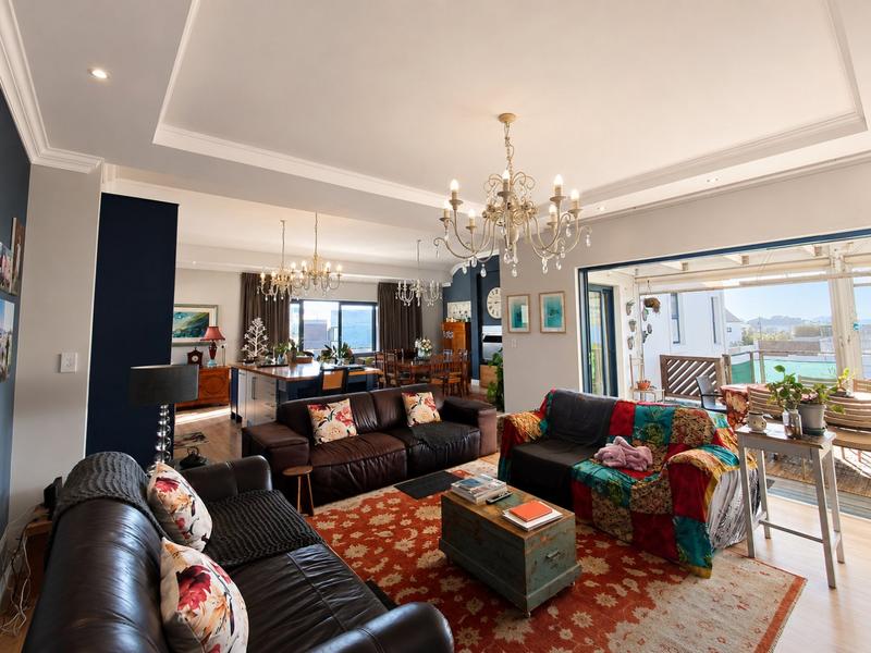 6 Bedroom Property for Sale in Pearl Bay Western Cape